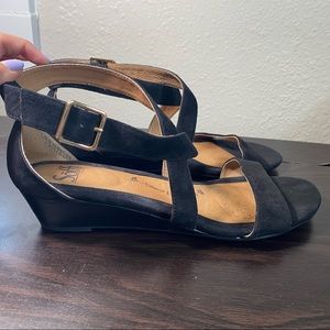Sofft black strappy sandals